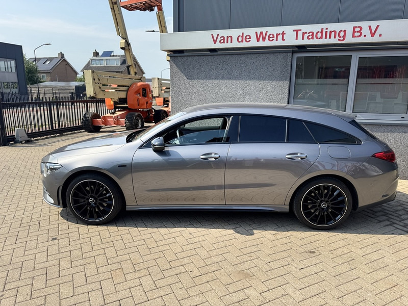 Mercedes-Benz CLA-Klasse 250e Shooting Brake Hybride Amg Pakket Night Pakket Burmester Audio Automaat 2021 APK 8-2027 - מכונית: תמונה 4 Mercedes-Benz CLA-Klasse 250e Shooting Brake Hybride Amg Pakket Night Pakket Burmester Audio Automaat 2021 APK 8-2027 - מכונית: תמונה 4