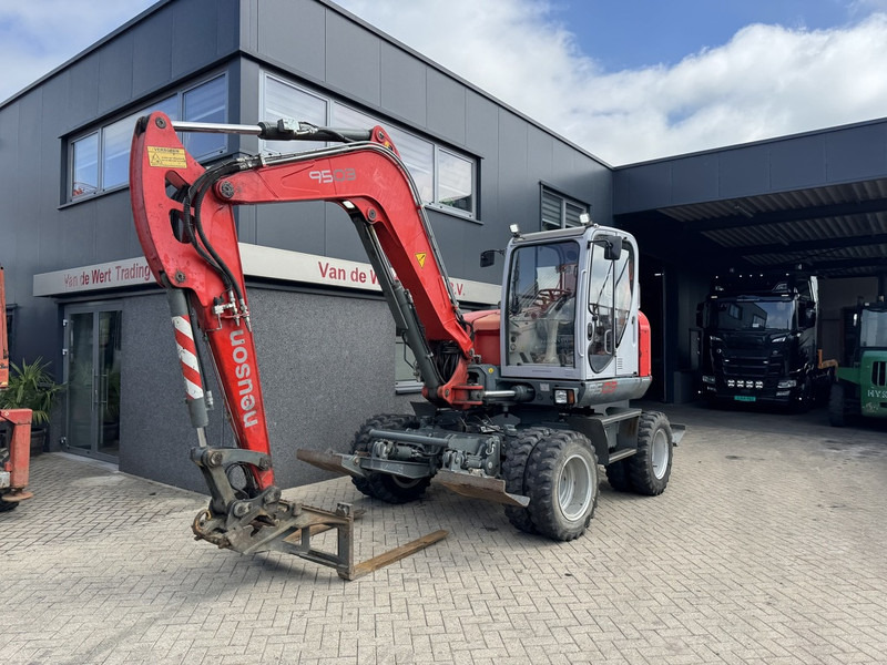 Neuson 9503 WD Mobiele Kraan 2009 Palletvork, Stenenklem, 2x Bak 8860hours Deutz Diesel - עגורן נייד: תמונה 2 Neuson 9503 WD Mobiele Kraan 2009 Palletvork, Stenenklem, 2x Bak 8860hours Deutz Diesel - עגורן נייד: תמונה 2