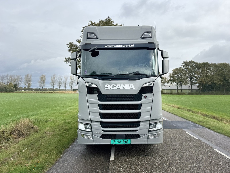 Scania S450 NGS 6X2 Machine Transporter / Oprij Vrachtwagen Euro 6 Automaat - Full Air - 2019 - APK 11-26 - משאית הובלה אוטומטית: תמונה 3 Scania S450 NGS 6X2 Machine Transporter / Oprij Vrachtwagen Euro 6 Automaat - Full Air - 2019 - APK 11-26 - משאית הובלה אוטומטית: תמונה 3