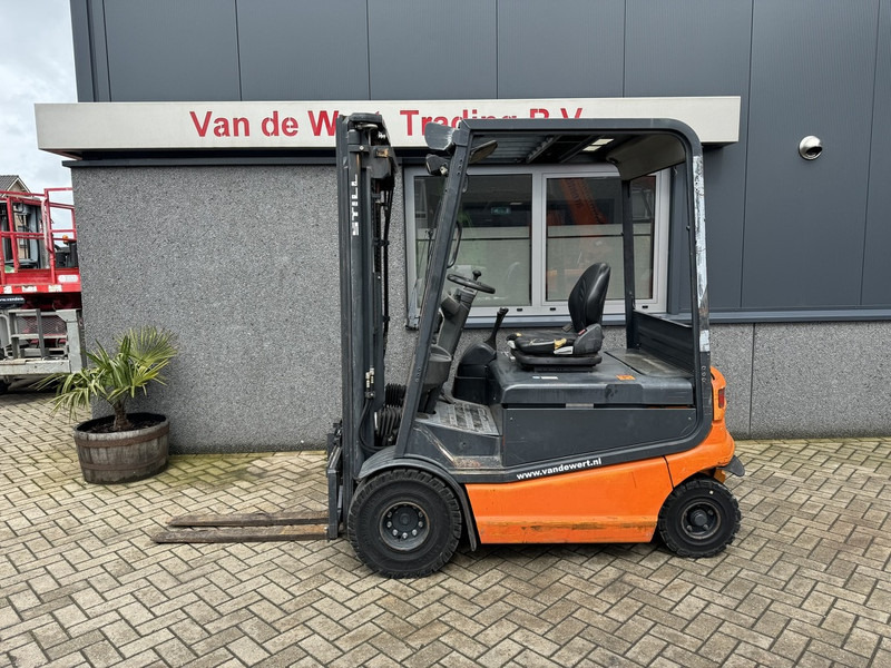 Still R60-25 Triplo 510 Freelift/3e functie elektrisch 2001 accu 2016 - מלגזה חשמלית: תמונה 1 Still R60-25 Triplo 510 Freelift/3e functie elektrisch 2001 accu 2016 - מלגזה חשמלית: תמונה 1
