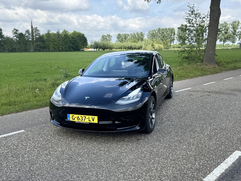 Tesla Model 3 - סדאן: תמונה 3 Tesla Model 3 - סדאן: תמונה 3