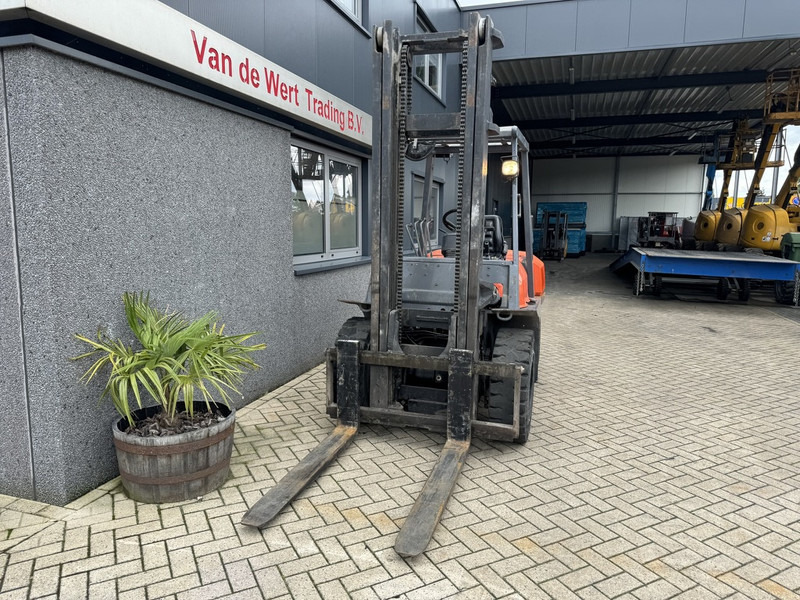 Toyota 02-6 FD 40 - מלגזת סולר: תמונה 4 Toyota 02-6 FD 40 - מלגזת סולר: תמונה 4