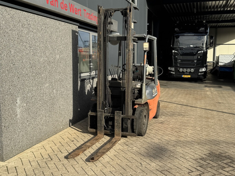 Toyota 42-7FGF25 duplo 400 3e / 4e Functie LPG 2001 - מלגזת LPG: תמונה 3 Toyota 42-7FGF25 duplo 400 3e / 4e Functie LPG 2001 - מלגזת LPG: תמונה 3