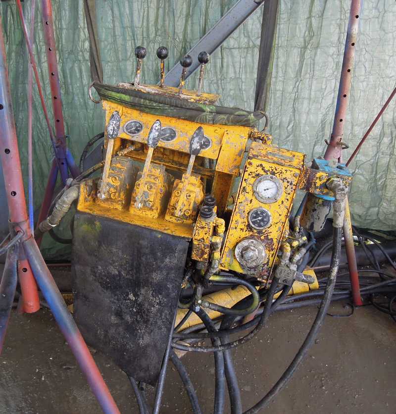 AtlasCopco BUT 6 EH drill boom - ציוד מנהור: תמונה 2 AtlasCopco BUT 6 EH drill boom - ציוד מנהור: תמונה 2