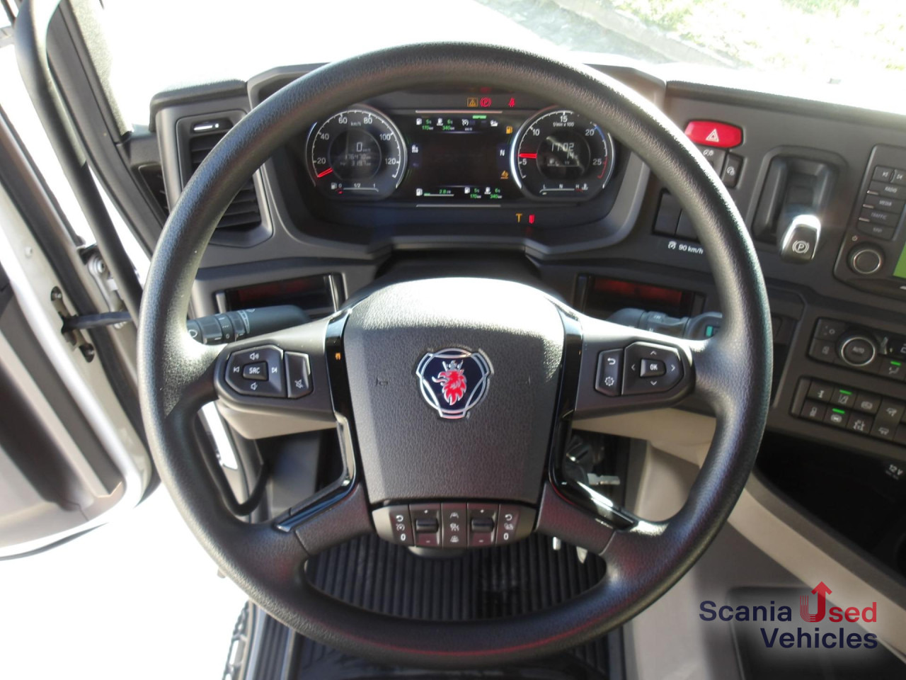 SCANIA R 460 A4x2NA / Schubbodenhydraulik - יחידת טרקטור: תמונה 2 SCANIA R 460 A4x2NA / Schubbodenhydraulik - יחידת טרקטור: תמונה 2