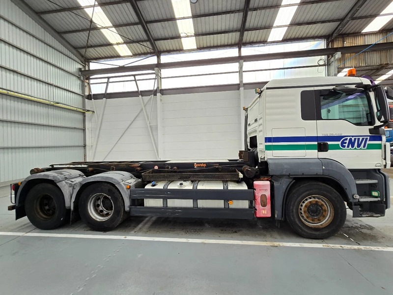 MAN TGS 28.440 6x2 / EURO 5 / AIRCO / LIFTAS / 10 roues - 10 tyres - משאית עם שלדת תא: תמונה 4 MAN TGS 28.440 6x2 / EURO 5 / AIRCO / LIFTAS / 10 roues - 10 tyres - משאית עם שלדת תא: תמונה 4