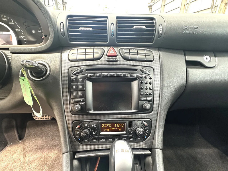 סדאן Mercedes-Benz C-Klasse C30 CDI / AMG /DIESEL TURBO 33795 km: תמונה 17