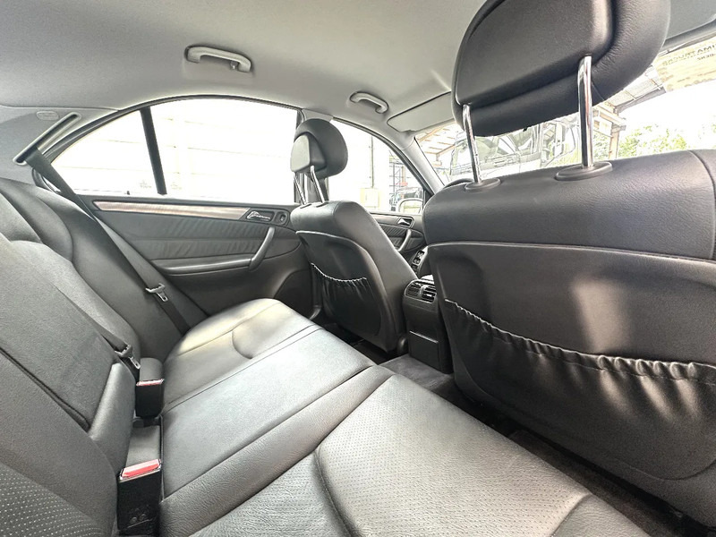סדאן Mercedes-Benz C-Klasse C30 CDI / AMG /DIESEL TURBO 33795 km: תמונה 12