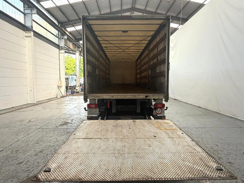 Volvo FM 330 / Essieu relevable et directionnel / Steerable lift axle / Lift as en stuuras - משאית וילונות צד: תמונה 5 Volvo FM 330 / Essieu relevable et directionnel / Steerable lift axle / Lift as en stuuras - משאית וילונות צד: תמונה 5