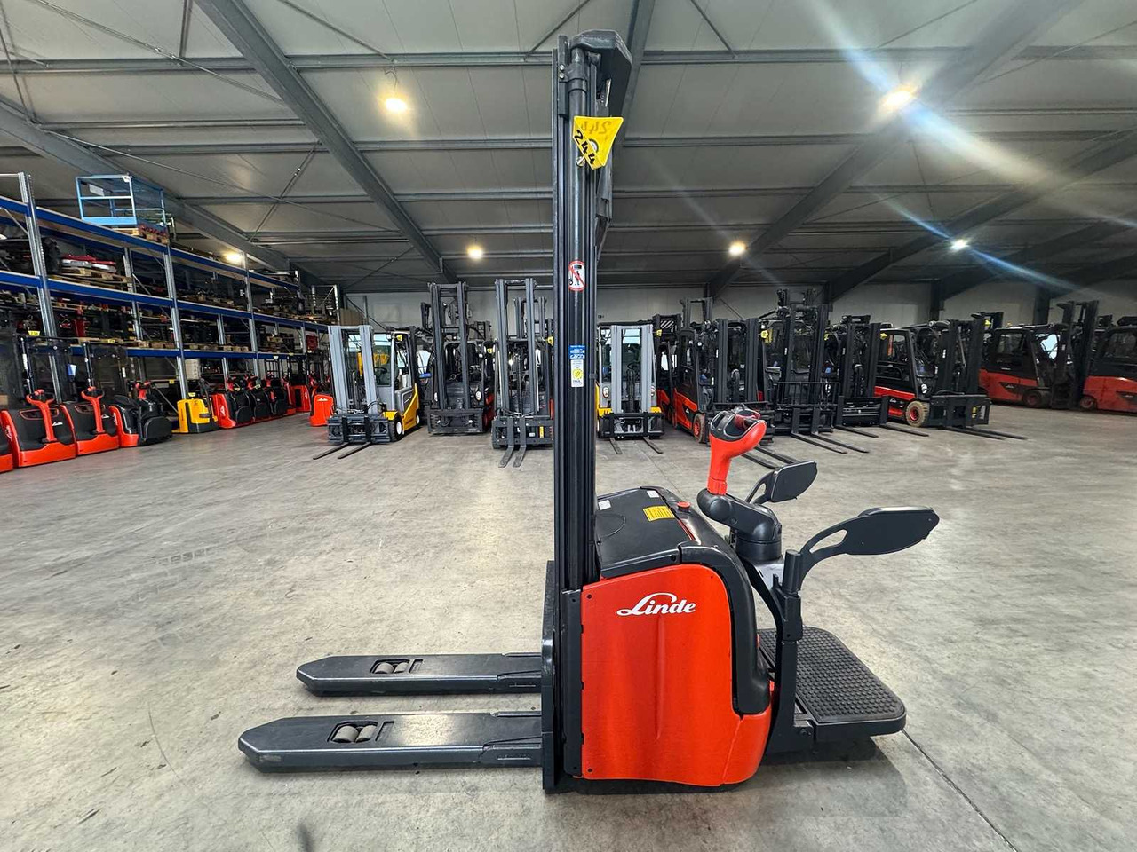 04/2012 SERVICE +UVV 10/2026 LINDE L14AP 1.400KG PALLET TRUCK ANT 2.364 HOURS - מלגזה: תמונה 1 04/2012 SERVICE +UVV 10/2026 LINDE L14AP 1.400KG PALLET TRUCK ANT 2.364 HOURS - מלגזה: תמונה 1
