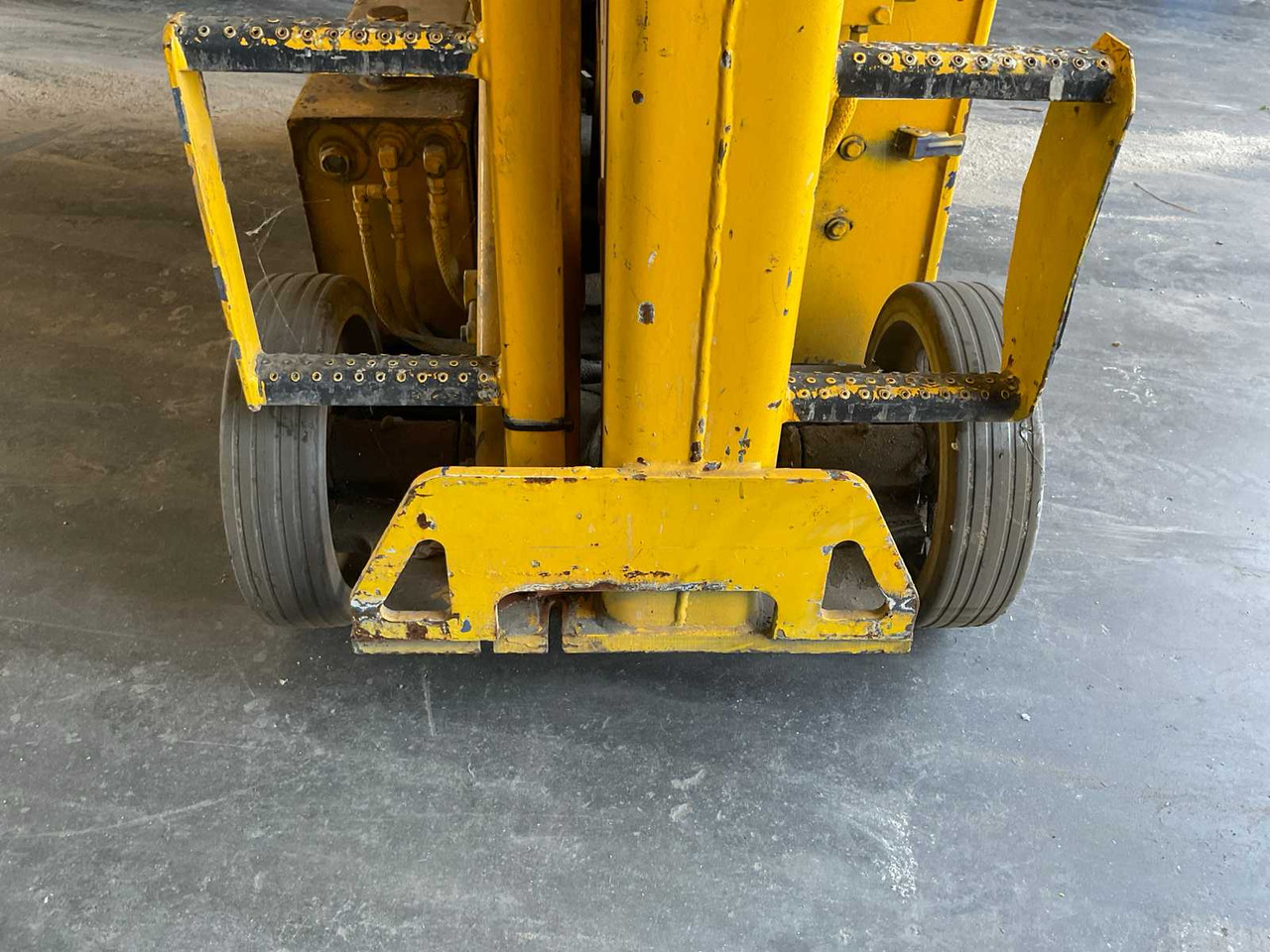 1994 UPRIGHT 65000-001 AERIAL PLATFORM - פלטפורמה אווירית: תמונה 4 1994 UPRIGHT 65000-001 AERIAL PLATFORM - פלטפורמה אווירית: תמונה 4