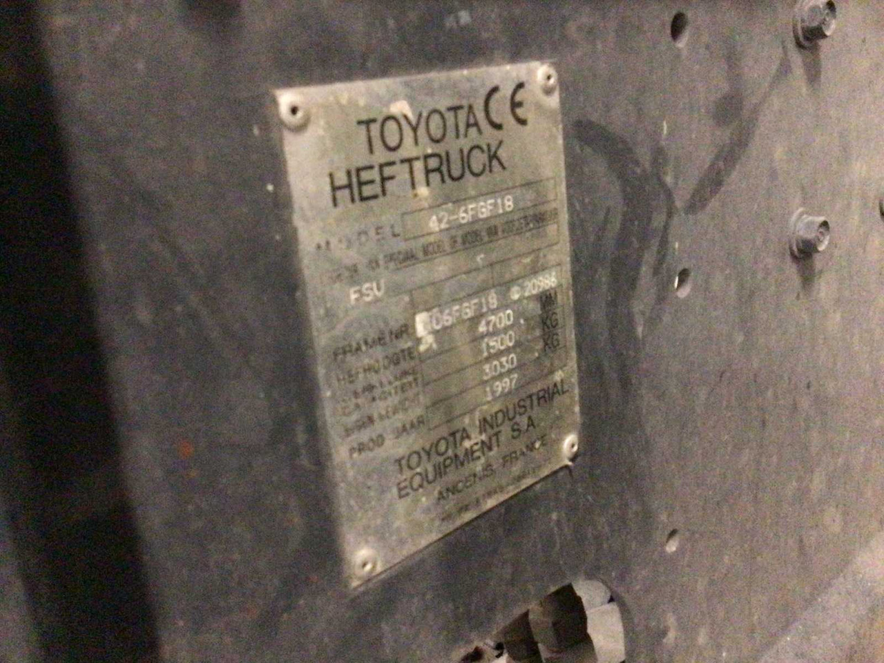 1997 TOYOTA 42-6FGF18 FORKLIFT - מלגזה: תמונה 5 1997 TOYOTA 42-6FGF18 FORKLIFT - מלגזה: תמונה 5