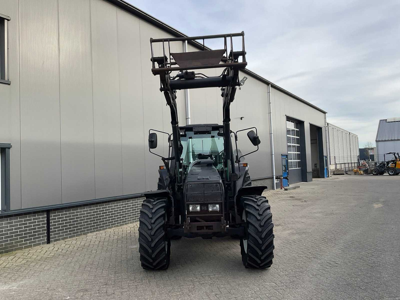 1999 VALTRA 6400 ALL-WHEEL DRIVE AGRICULTURAL TRACTOR - טרקטור חקלאי: תמונה 3 1999 VALTRA 6400 ALL-WHEEL DRIVE AGRICULTURAL TRACTOR - טרקטור חקלאי: תמונה 3