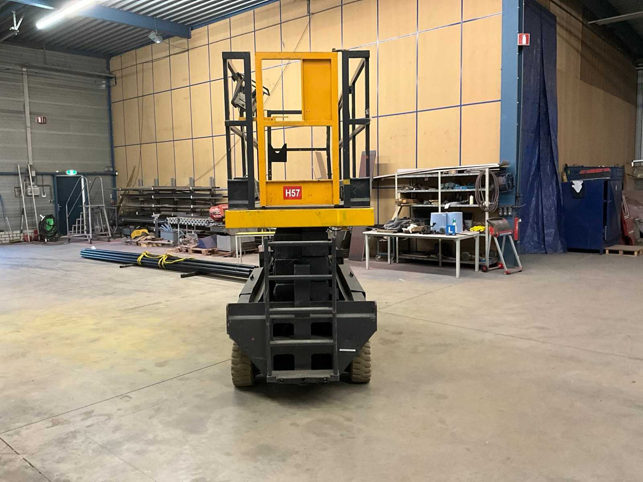 2000 HOLLAND LIFT MONOSTAR SCISSOR BOOM LIFT - פלטפורמה אווירית: תמונה 4 2000 HOLLAND LIFT MONOSTAR SCISSOR BOOM LIFT - פלטפורמה אווירית: תמונה 4