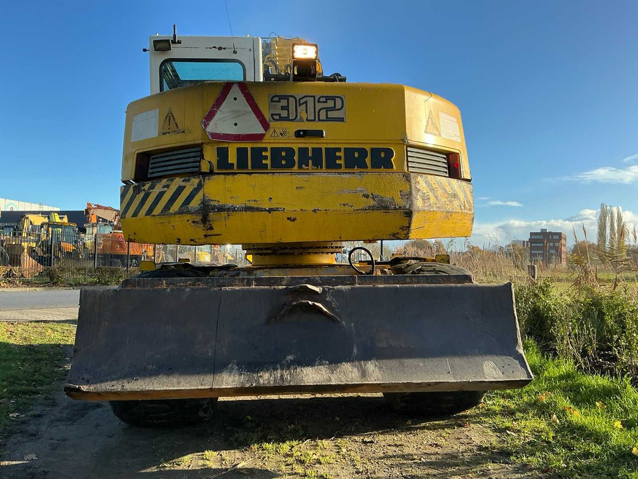 2001 LIEBHERR A312 WHEELED EXCAVATOR - מחפר גלגלים: תמונה 4 2001 LIEBHERR A312 WHEELED EXCAVATOR - מחפר גלגלים: תמונה 4