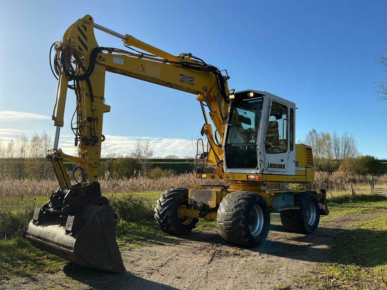 2001 LIEBHERR A312 WHEELED EXCAVATOR - מחפר גלגלים: תמונה 1 2001 LIEBHERR A312 WHEELED EXCAVATOR - מחפר גלגלים: תמונה 1