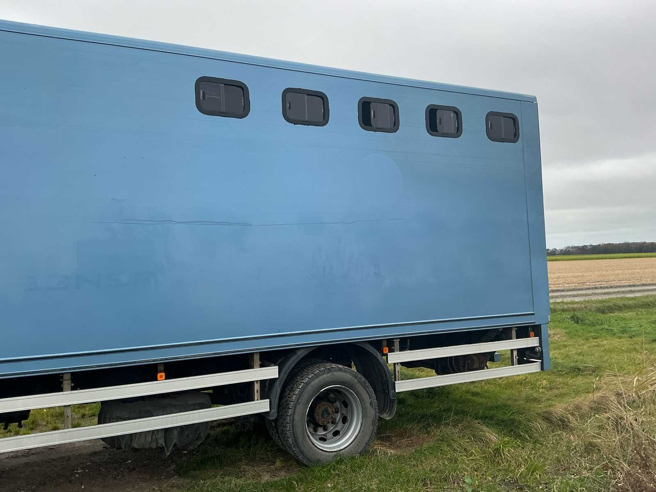 2004 MAN H09 CATTLE TRUCK - משאית: תמונה 4 2004 MAN H09 CATTLE TRUCK - משאית: תמונה 4