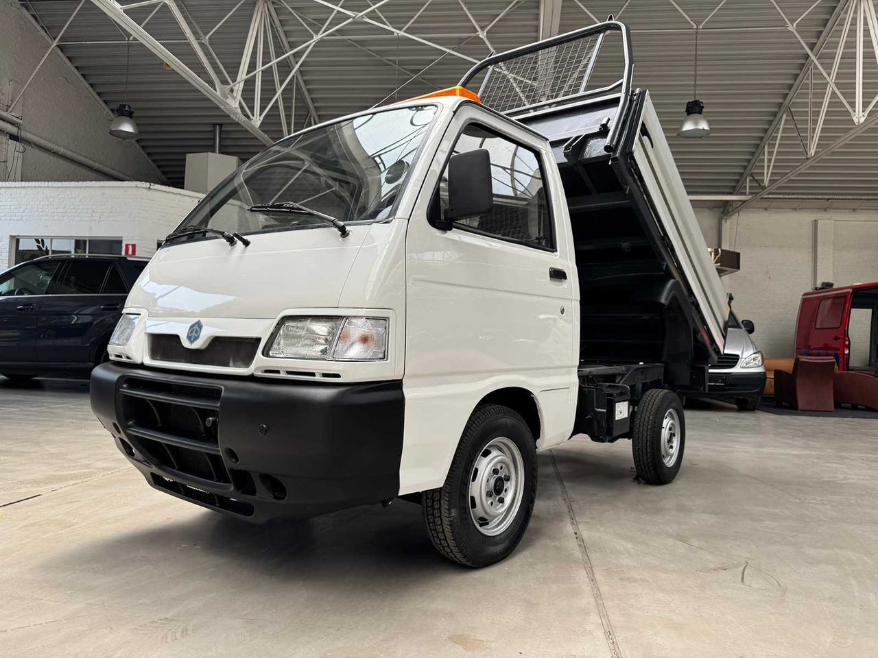 2005 PIAGGIO PORTER TIPPER 1.3 PETROL - כלי רכב מסחרי: תמונה 1 2005 PIAGGIO PORTER TIPPER 1.3 PETROL - כלי רכב מסחרי: תמונה 1