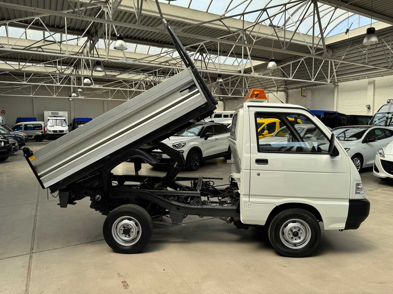 2005 PIAGGIO PORTER TIPPER 1.3 PETROL - כלי רכב מסחרי: תמונה 2 2005 PIAGGIO PORTER TIPPER 1.3 PETROL - כלי רכב מסחרי: תמונה 2