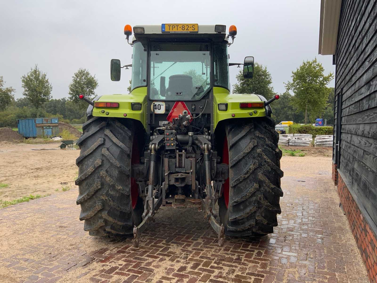 2006 CLAAS ARES 826 RZ ALL-WHEEL DRIVE FARM TRACTOR - טרקטור חקלאי: תמונה 4 2006 CLAAS ARES 826 RZ ALL-WHEEL DRIVE FARM TRACTOR - טרקטור חקלאי: תמונה 4