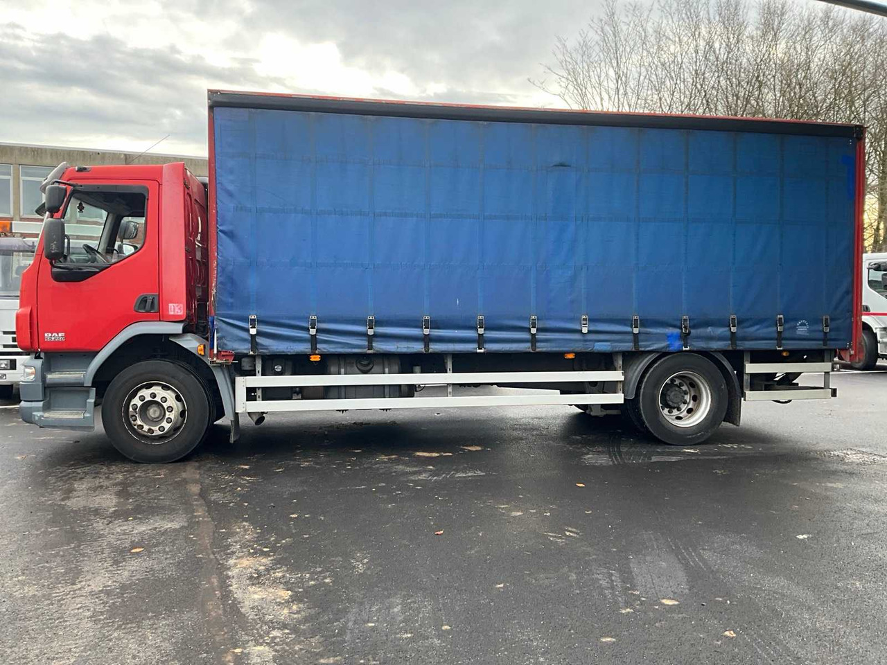 2010 DAF LF 55.250 - HYDRAULIC TAIL LIFT - 183000KM - משאית: תמונה 2 2010 DAF LF 55.250 - HYDRAULIC TAIL LIFT - 183000KM - משאית: תמונה 2