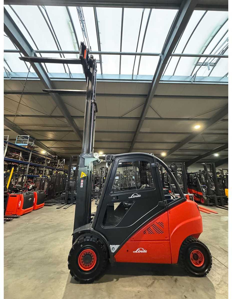 2010 LINDE H30D-01 3.000KG 3.+4. VALVE FORK ADJUSTER TRIPLEX DIESEL FORKLIFT FORKLIFT 10,482 HOURS. - מלגזה: תמונה 4 2010 LINDE H30D-01 3.000KG 3.+4. VALVE FORK ADJUSTER TRIPLEX DIESEL FORKLIFT FORKLIFT 10,482 HOURS. - מלגזה: תמונה 4