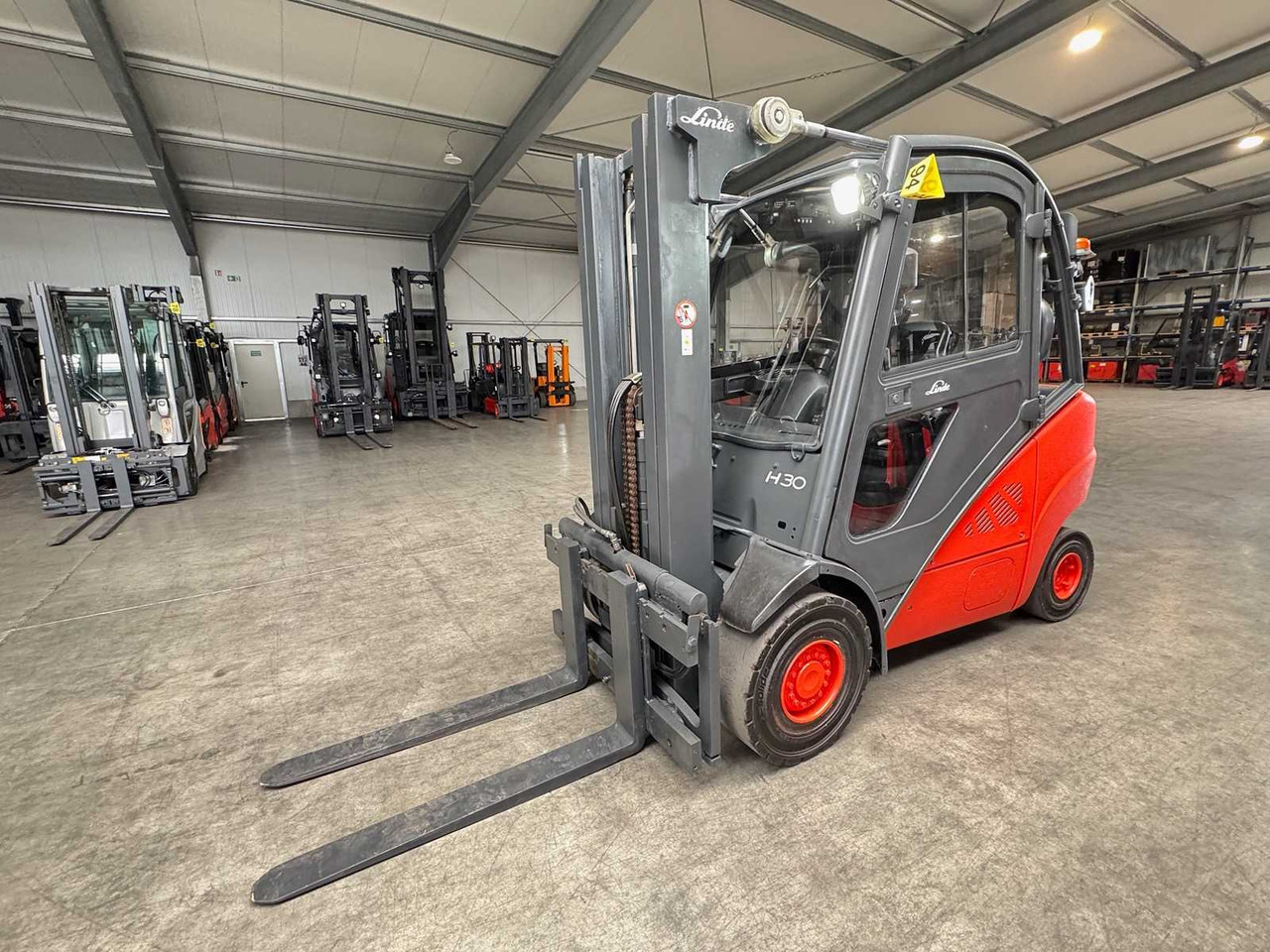 2010 S+UVV 06/26 LINDE H30D 3.+4.VALVE TRIPLEX 466CM DIESEL FORKLIFT 12.073 HOURS - מלגזה: תמונה 4 2010 S+UVV 06/26 LINDE H30D 3.+4.VALVE TRIPLEX 466CM DIESEL FORKLIFT 12.073 HOURS - מלגזה: תמונה 4