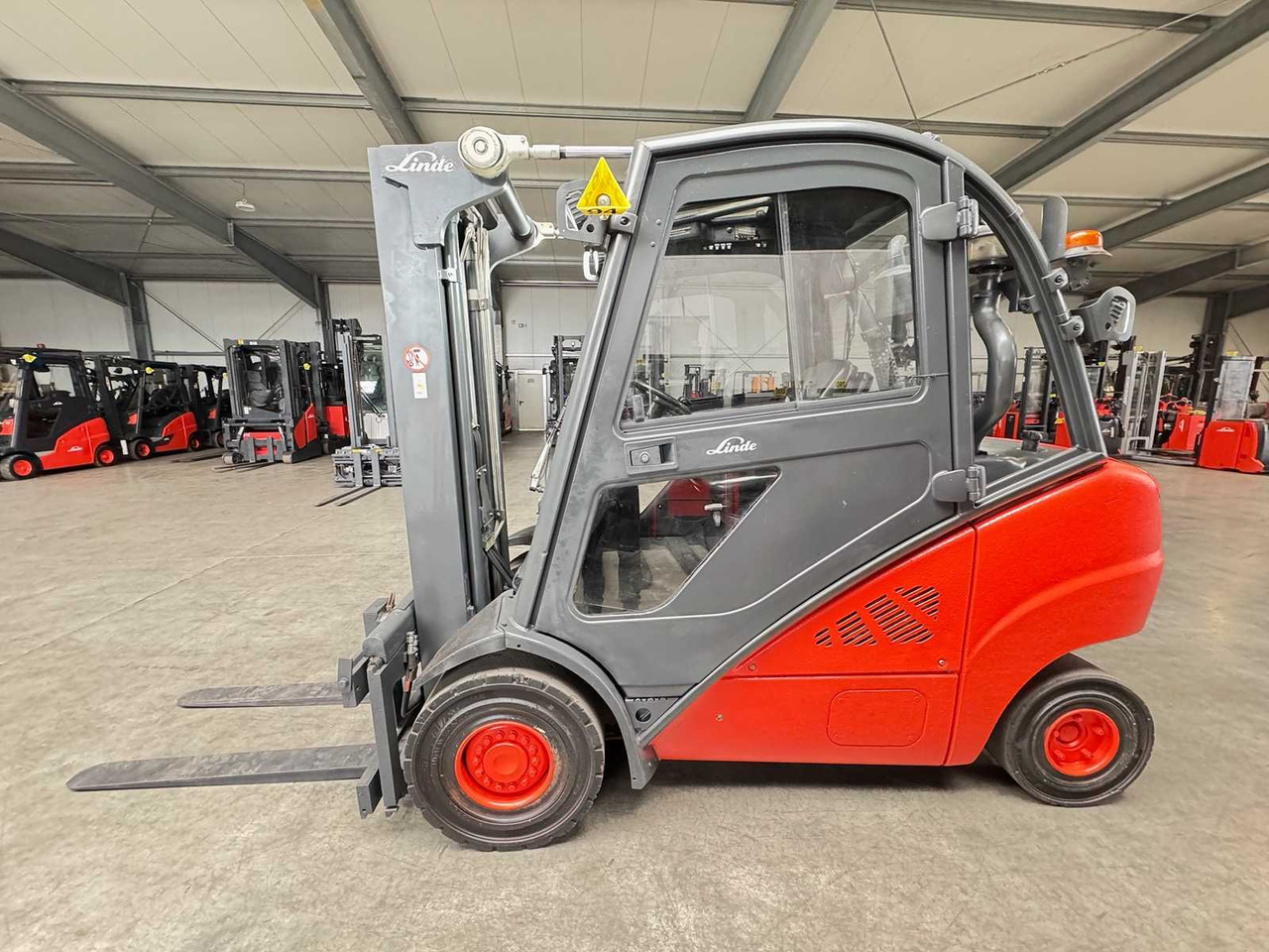 2010 S+UVV 06/26 LINDE H30D 3.+4.VALVE TRIPLEX 466CM DIESEL FORKLIFT 12.073 HOURS - מלגזה: תמונה 1 2010 S+UVV 06/26 LINDE H30D 3.+4.VALVE TRIPLEX 466CM DIESEL FORKLIFT 12.073 HOURS - מלגזה: תמונה 1