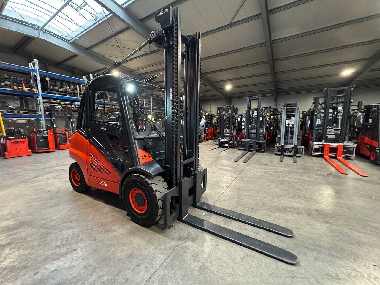2011 LINDE H50D 5.000KG 3.+4TH VALVE DIESEL FORKLIFT FORKLIFT - מלגזה: תמונה 4 2011 LINDE H50D 5.000KG 3.+4TH VALVE DIESEL FORKLIFT FORKLIFT - מלגזה: תמונה 4