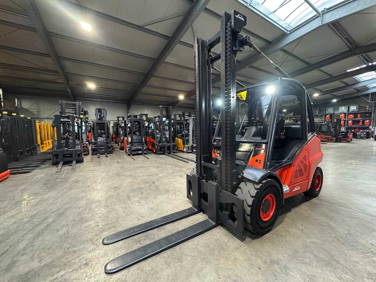 2011 LINDE H50D 5.000KG 3.+4TH VALVE DIESEL FORKLIFT FORKLIFT - מלגזה: תמונה 2 2011 LINDE H50D 5.000KG 3.+4TH VALVE DIESEL FORKLIFT FORKLIFT - מלגזה: תמונה 2