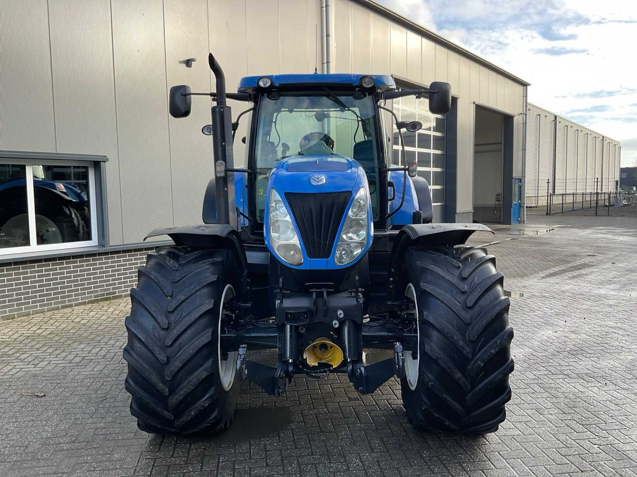 2011 NEW HOLLAND T7030 AUTOCOMMAND FOUR WHEEL DRIVE FARM TRACTOR - טרקטור חקלאי: תמונה 3 2011 NEW HOLLAND T7030 AUTOCOMMAND FOUR WHEEL DRIVE FARM TRACTOR - טרקטור חקלאי: תמונה 3