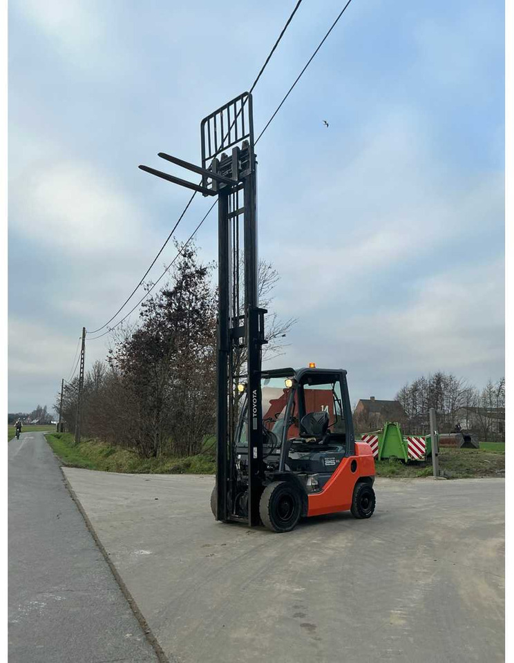 2011 TOYOTA 8FDF25 FORKLIFT - מלגזה: תמונה 3 2011 TOYOTA 8FDF25 FORKLIFT - מלגזה: תמונה 3