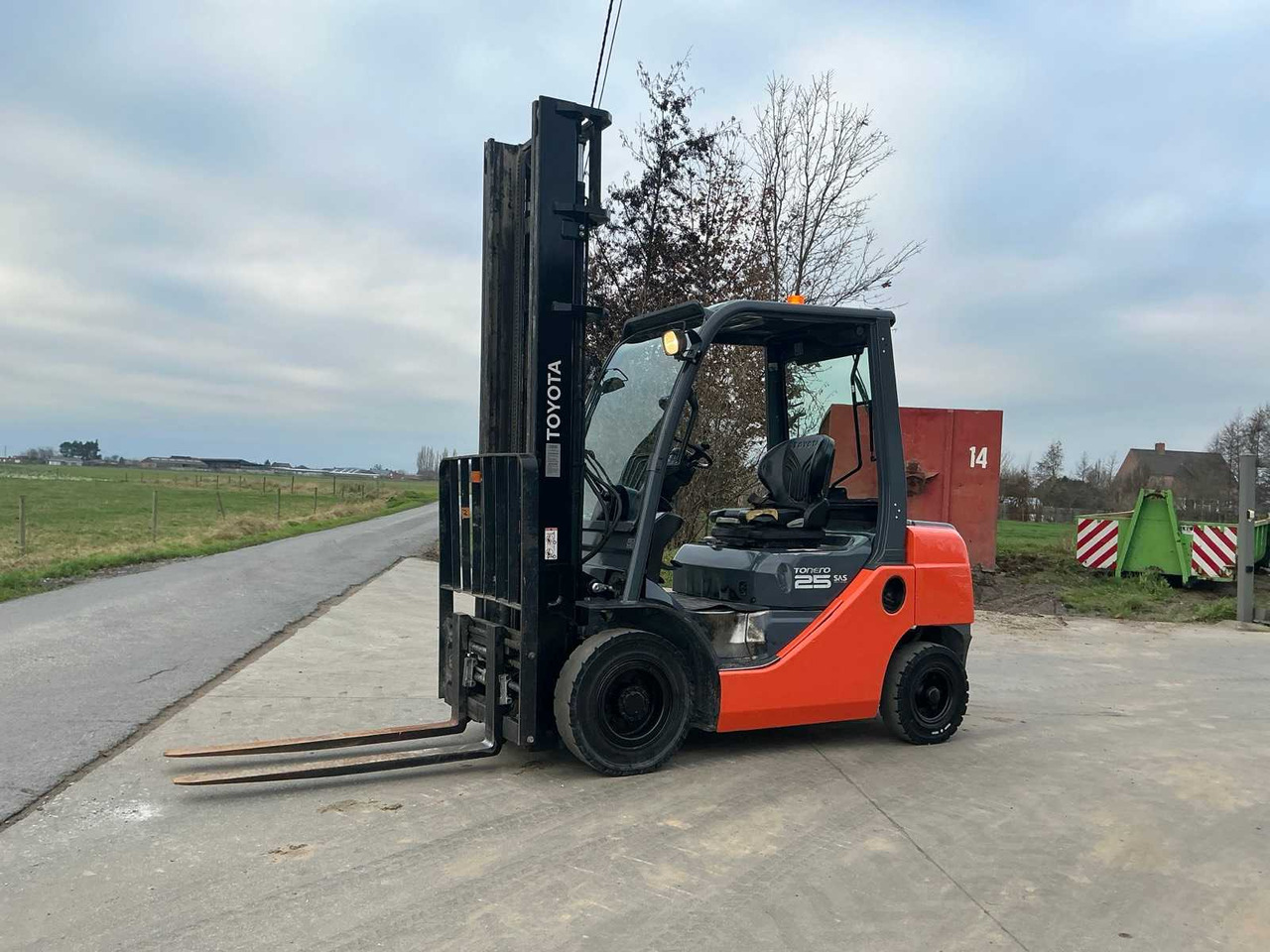 2011 TOYOTA 8FDF25 FORKLIFT - מלגזה: תמונה 1 2011 TOYOTA 8FDF25 FORKLIFT - מלגזה: תמונה 1