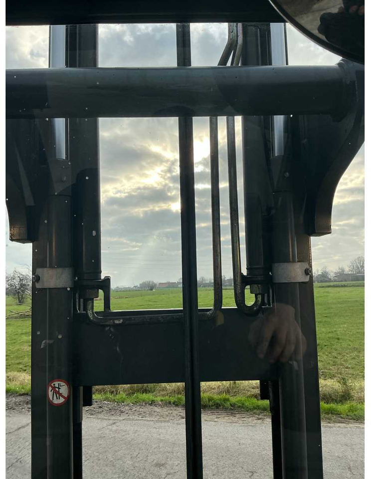 2012 LINDE H30T-01 FORKLIFT - מלגזה: תמונה 5 2012 LINDE H30T-01 FORKLIFT - מלגזה: תמונה 5