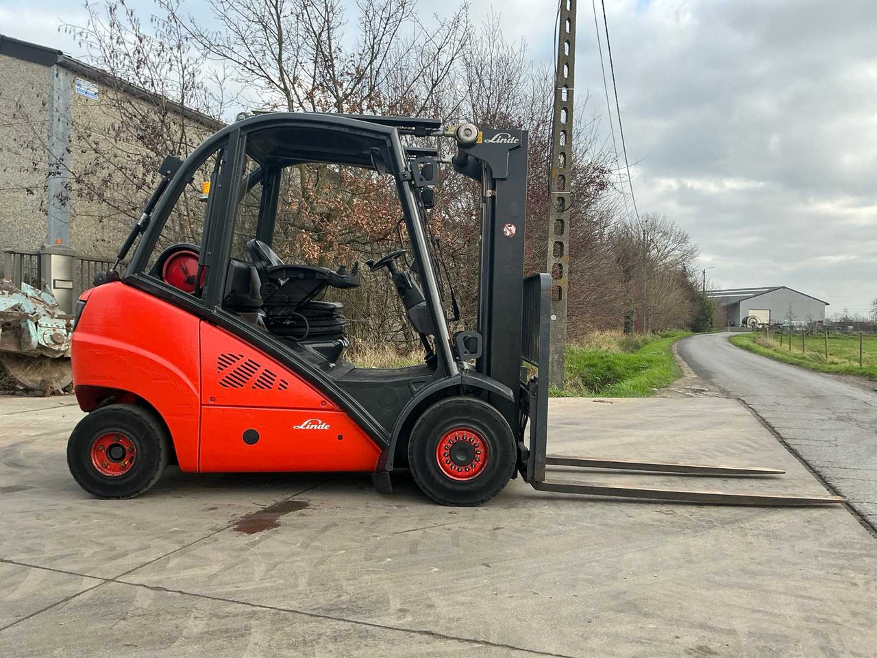 2012 LINDE H30T-01 FORKLIFT - מלגזה: תמונה 2 2012 LINDE H30T-01 FORKLIFT - מלגזה: תמונה 2