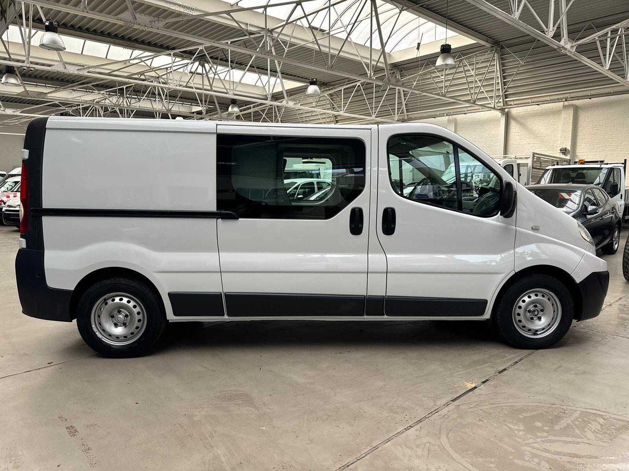 2012 RENAULT TRAFIC DOUBLE CAB - כלי רכב מסחרי: תמונה 2 2012 RENAULT TRAFIC DOUBLE CAB - כלי רכב מסחרי: תמונה 2