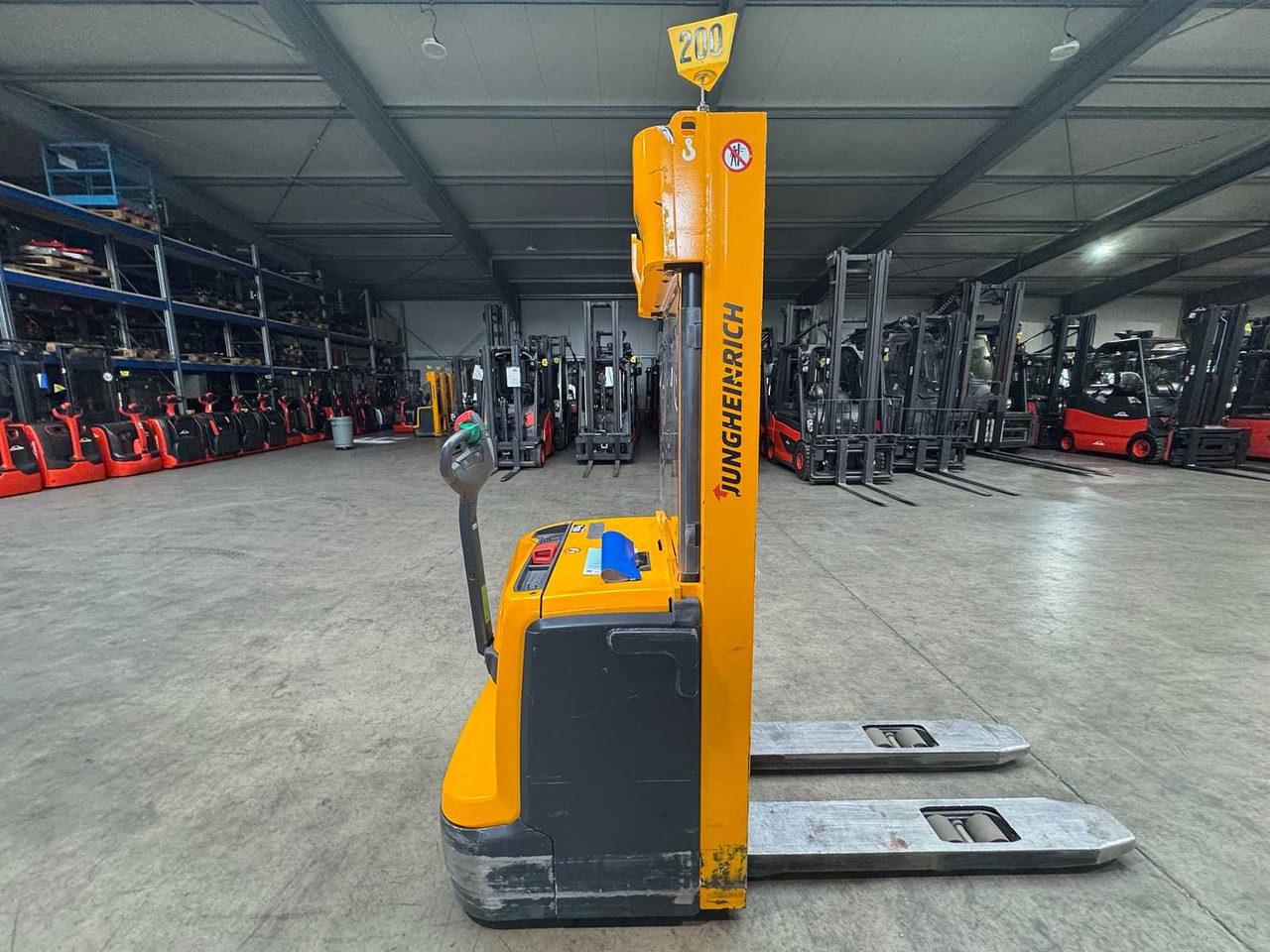 2013 JUNGHEINRICH EJC220 2,000KG STACKER PALLET TRUCK ANT FREE LIFT - מלגזה: תמונה 2 2013 JUNGHEINRICH EJC220 2,000KG STACKER PALLET TRUCK ANT FREE LIFT - מלגזה: תמונה 2