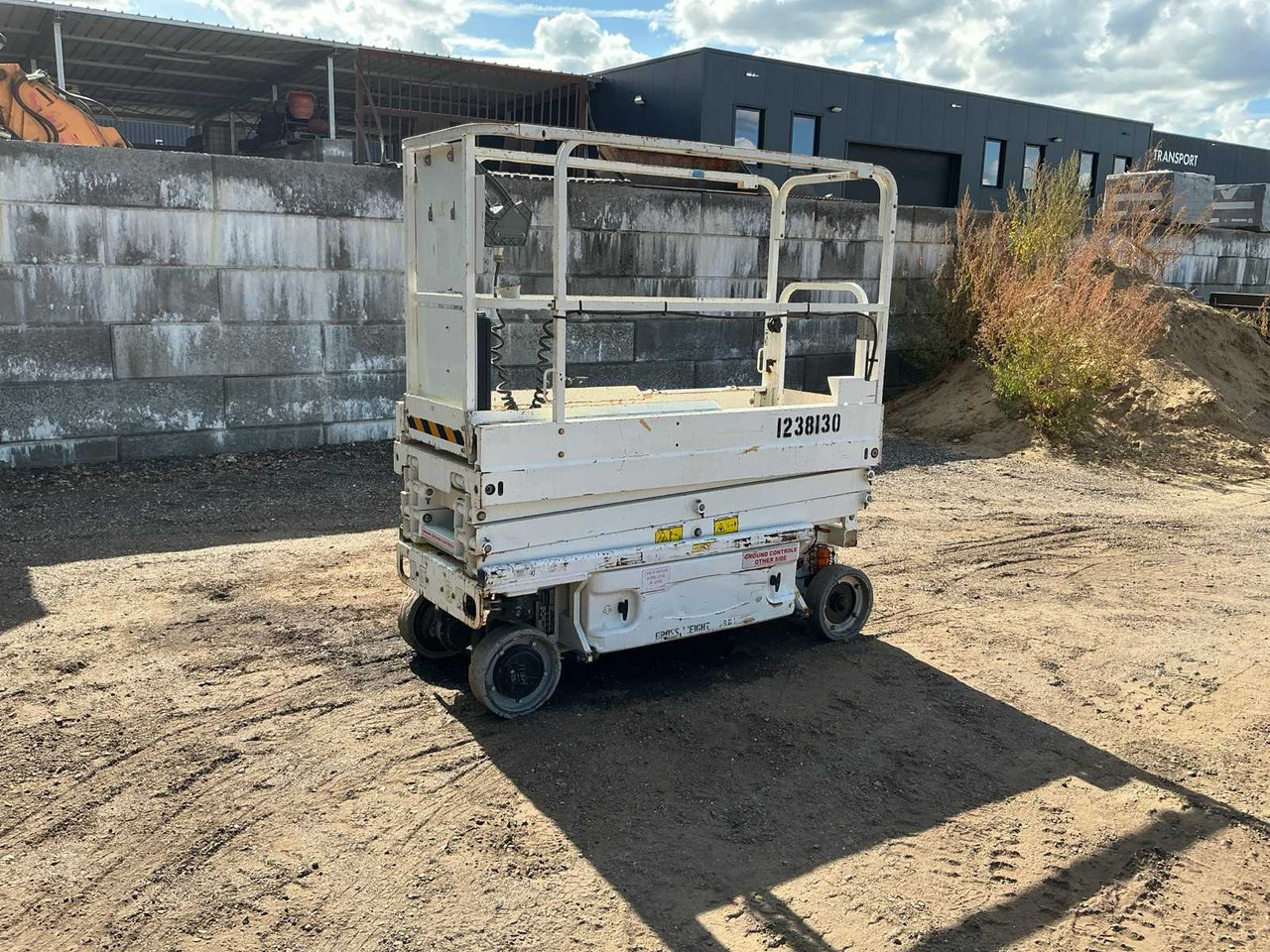 2015 JLG 1930ES SCISSOR LIFT - פלטפורמה אווירית: תמונה 1 2015 JLG 1930ES SCISSOR LIFT - פלטפורמה אווירית: תמונה 1