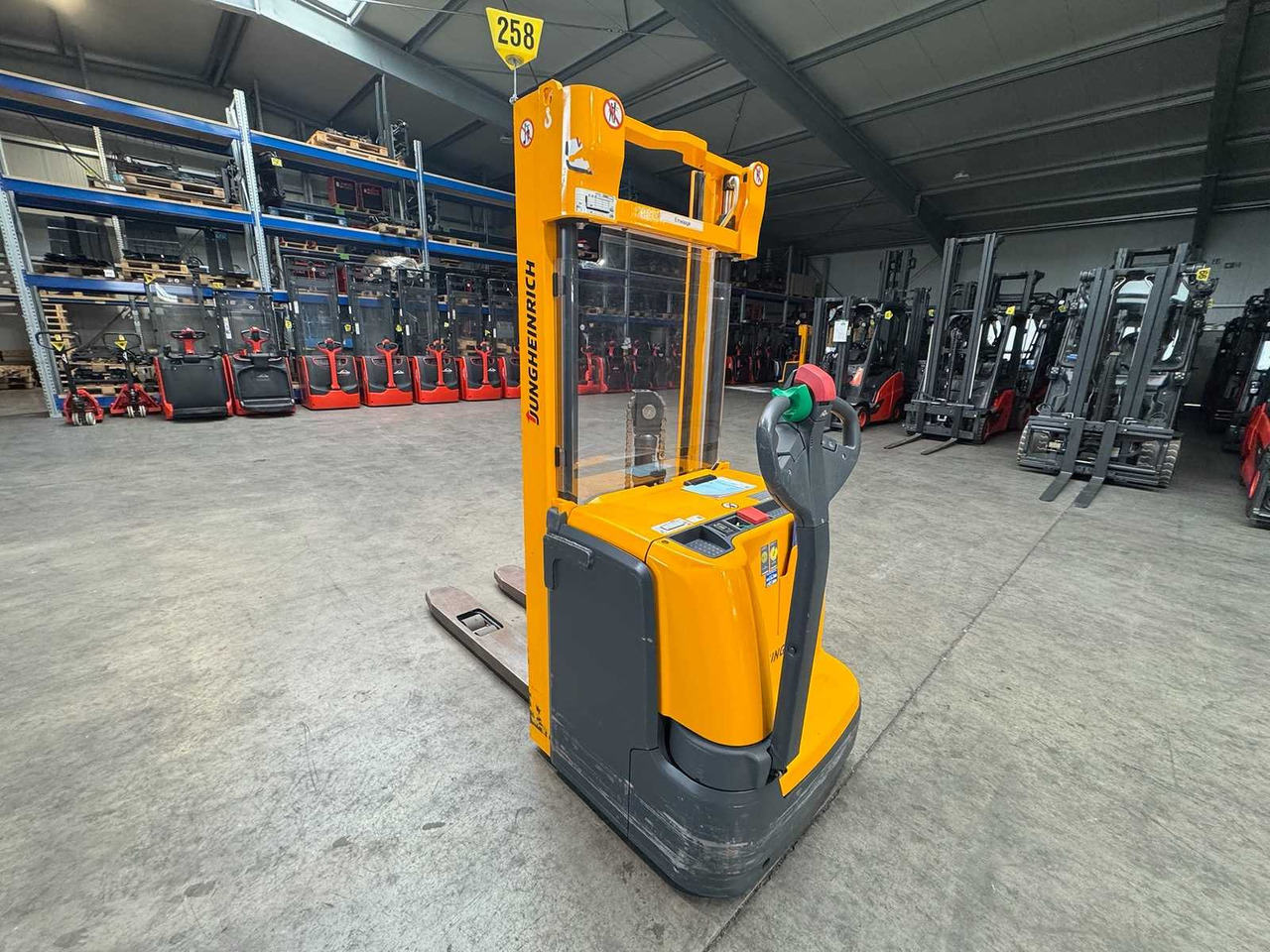 2015 JUNGHEINRICH EJC220 2,000KG STACKER PALLET TRUCK ANT FREE LIFT - מלגזה: תמונה 4 2015 JUNGHEINRICH EJC220 2,000KG STACKER PALLET TRUCK ANT FREE LIFT - מלגזה: תמונה 4
