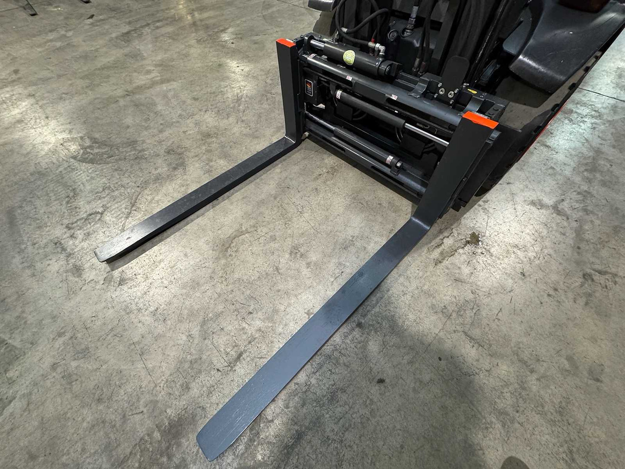 2015 LINDE H25D-02 2.500KG 3.+4TH VALVE FORK ADJUSTER DIESEL FORKLIFT FORKLIFT 10.925 HOURS. - מלגזה: תמונה 4 2015 LINDE H25D-02 2.500KG 3.+4TH VALVE FORK ADJUSTER DIESEL FORKLIFT FORKLIFT 10.925 HOURS. - מלגזה: תמונה 4