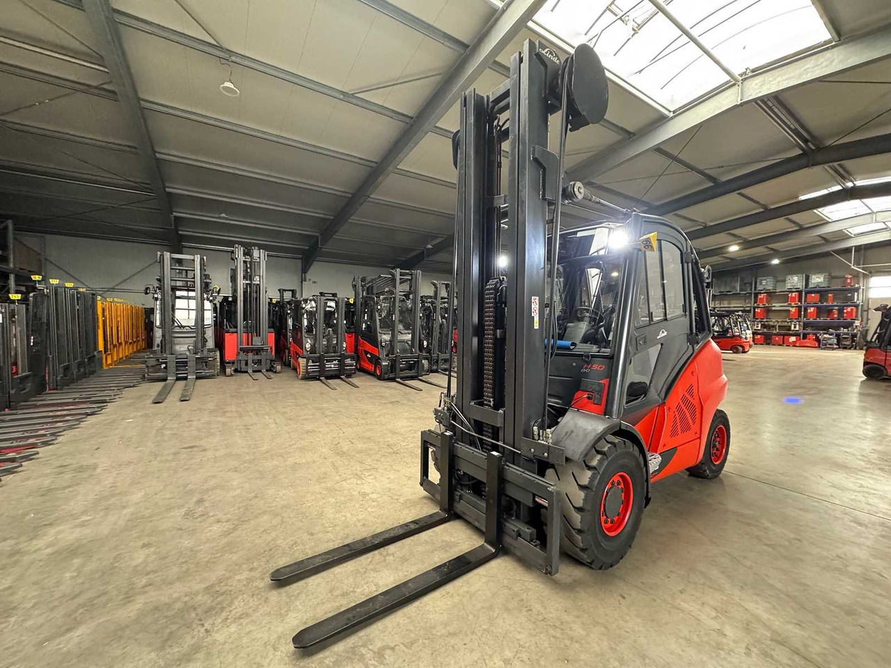 2015 LINDE H50D 5,000KG TRIPLEX 666CM 3+4TH VALVE DIESEL FORKLIFT FORKLIFT 15,862 HOURS. - מלגזה: תמונה 4 2015 LINDE H50D 5,000KG TRIPLEX 666CM 3+4TH VALVE DIESEL FORKLIFT FORKLIFT 15,862 HOURS. - מלגזה: תמונה 4
