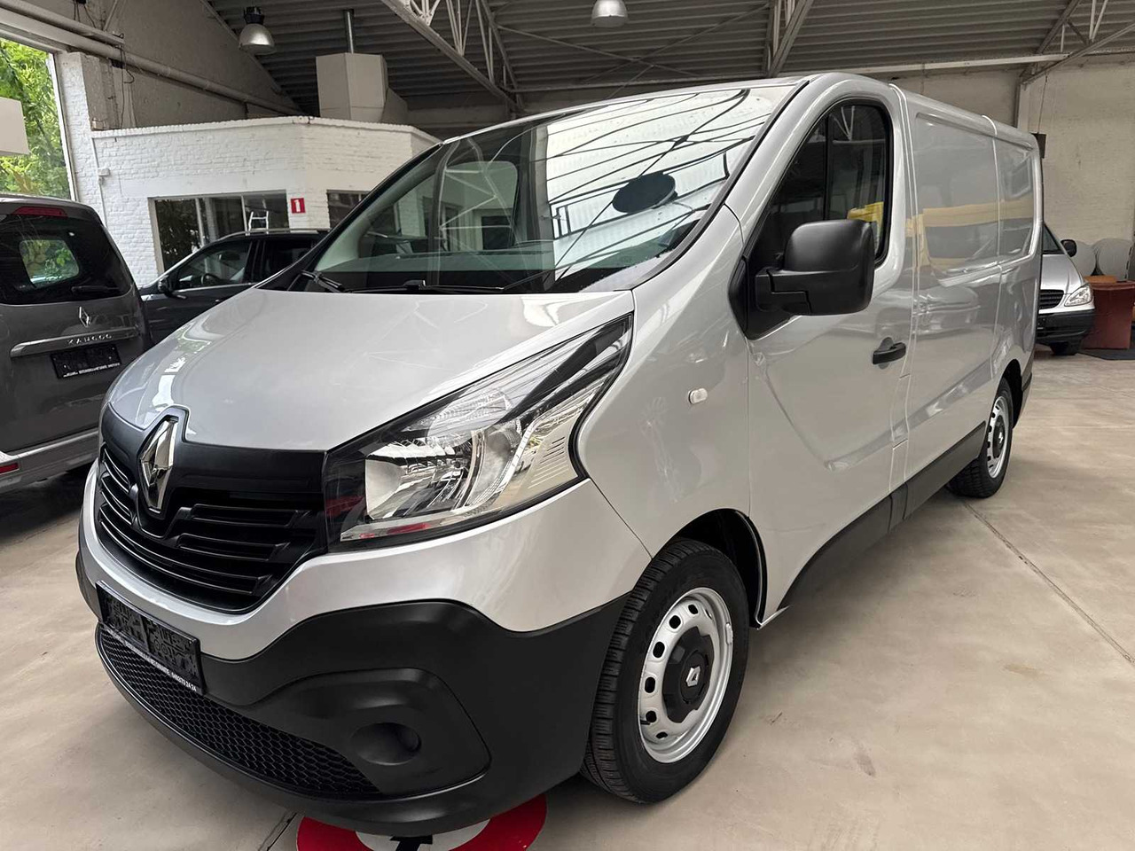 2015 RENAULT TRAFIC SERVICE CAR 138.316KM - כלי רכב מסחרי: תמונה 1 2015 RENAULT TRAFIC SERVICE CAR 138.316KM - כלי רכב מסחרי: תמונה 1