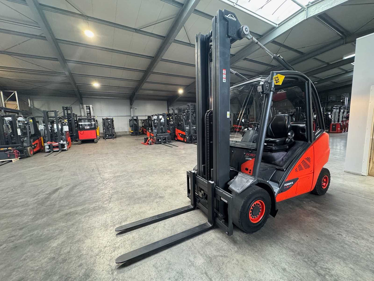 2015 SERVICE + UVV 09/2026 LINDE H30T 3,000KG TRIPLEX 645CM GAS FORKLIFT FORKLIFT 4,066 HOURS - מלגזה: תמונה 1 2015 SERVICE + UVV 09/2026 LINDE H30T 3,000KG TRIPLEX 645CM GAS FORKLIFT FORKLIFT 4,066 HOURS - מלגזה: תמונה 1