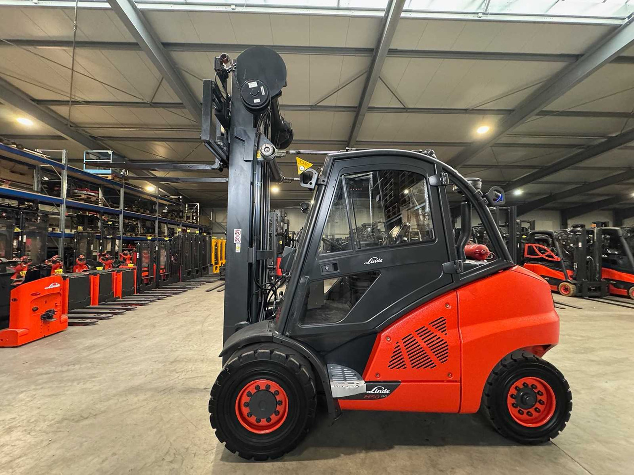 2015 SERVICE + UVV 11/2026 LINDE H50D 5.000KG TRIPLEX 666CM 3.+4. VALVE DIESEL FORKLIFT FORKLIFT 16.277 HOURS. - מלגזה: תמונה 1 2015 SERVICE + UVV 11/2026 LINDE H50D 5.000KG TRIPLEX 666CM 3.+4. VALVE DIESEL FORKLIFT FORKLIFT 16.277 HOURS. - מלגזה: תמונה 1