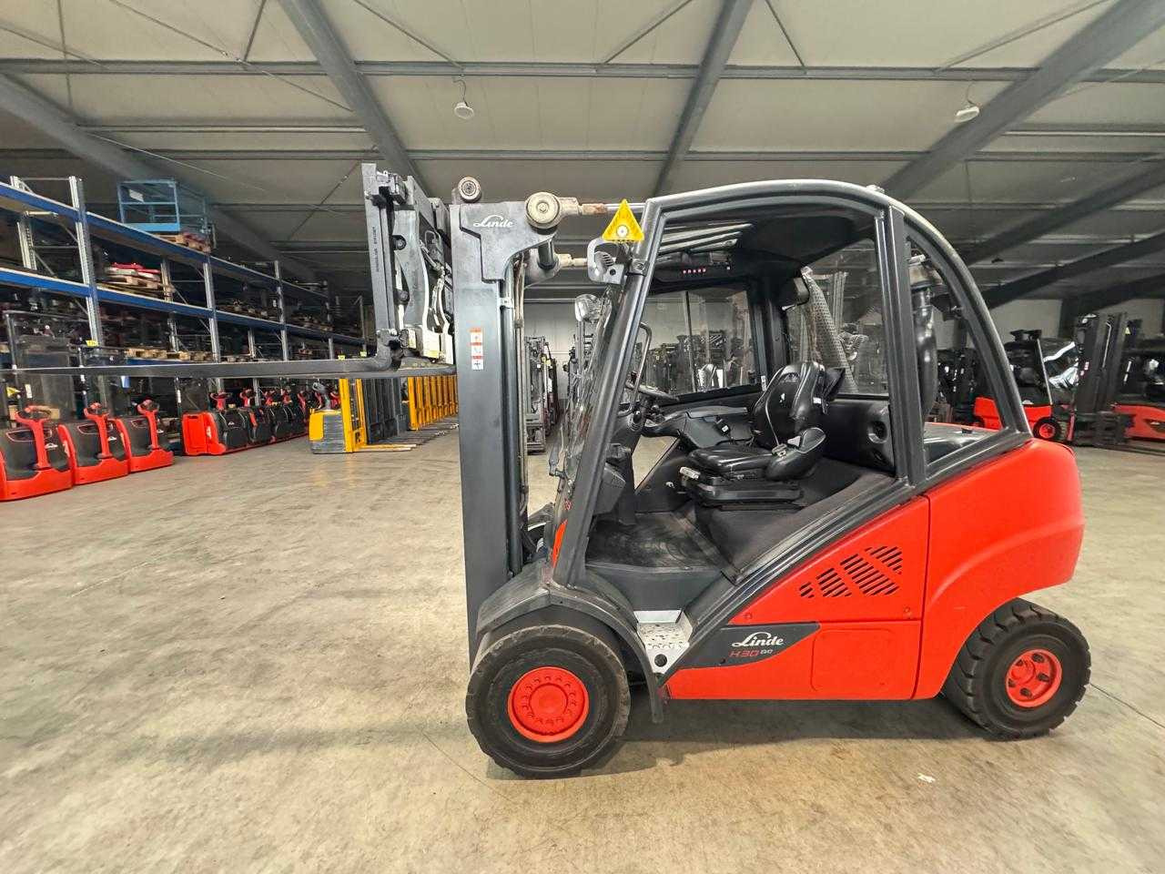 2016 SERVICE + UVV 10/2026 LINDE H30D 3RD+4TH VALVE FORK ADJUSTER TRIPLEX 465CM DIESEL FORKLIFT - מלגזה: תמונה 3 2016 SERVICE + UVV 10/2026 LINDE H30D 3RD+4TH VALVE FORK ADJUSTER TRIPLEX 465CM DIESEL FORKLIFT - מלגזה: תמונה 3