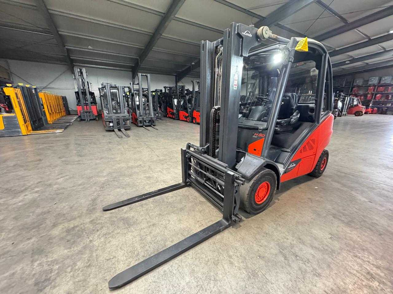 2016 SERVICE + UVV 10/2026 LINDE H30D 3RD+4TH VALVE FORK ADJUSTER TRIPLEX 465CM DIESEL FORKLIFT - מלגזה: תמונה 1 2016 SERVICE + UVV 10/2026 LINDE H30D 3RD+4TH VALVE FORK ADJUSTER TRIPLEX 465CM DIESEL FORKLIFT - מלגזה: תמונה 1