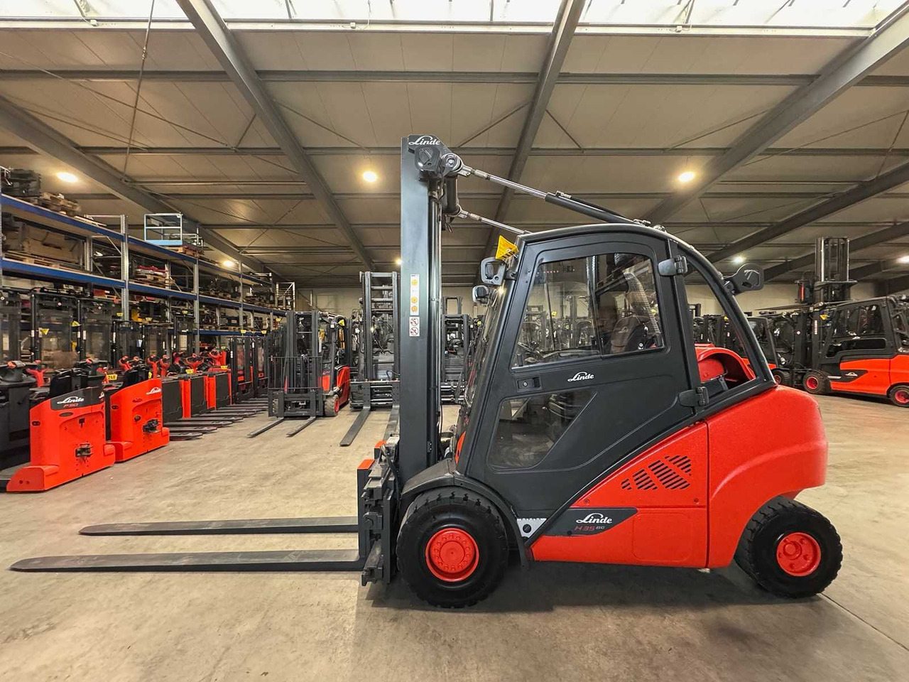 2020 LINDE H35T 3.500KG 3.+4TH VALVE 177CM FORK ADJUSTER TRIPLEX 645CM GAS FORKLIFT FORKLIFT - מלגזה: תמונה 4 2020 LINDE H35T 3.500KG 3.+4TH VALVE 177CM FORK ADJUSTER TRIPLEX 645CM GAS FORKLIFT FORKLIFT - מלגזה: תמונה 4