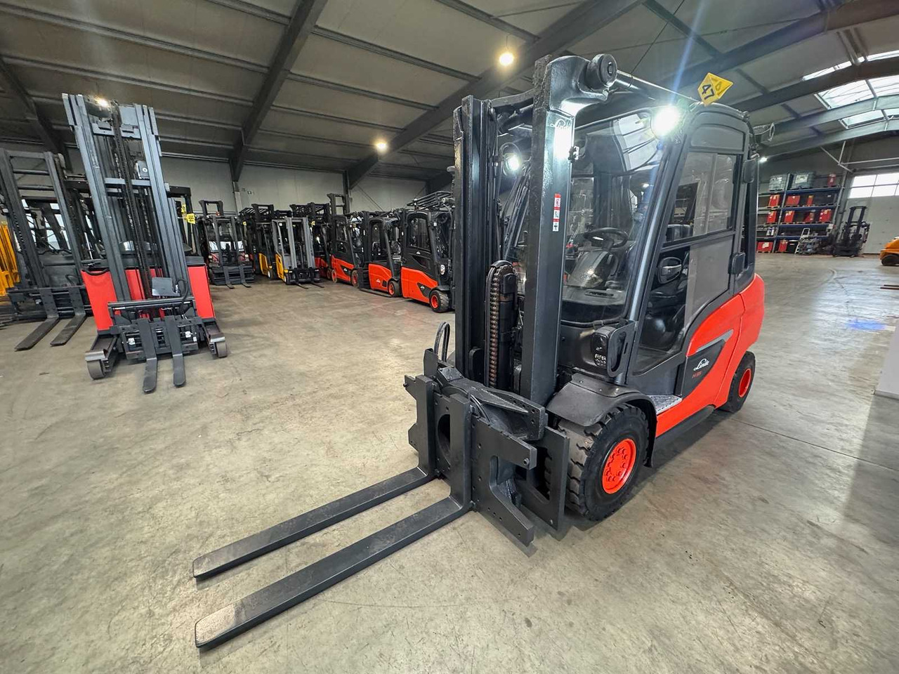 2022 LINDE H35D 3,500KG ROTARY DUPLEX FREE LIFT DIESEL FORKLIFT 3,338 HOURS - מלגזה: תמונה 4 2022 LINDE H35D 3,500KG ROTARY DUPLEX FREE LIFT DIESEL FORKLIFT 3,338 HOURS - מלגזה: תמונה 4