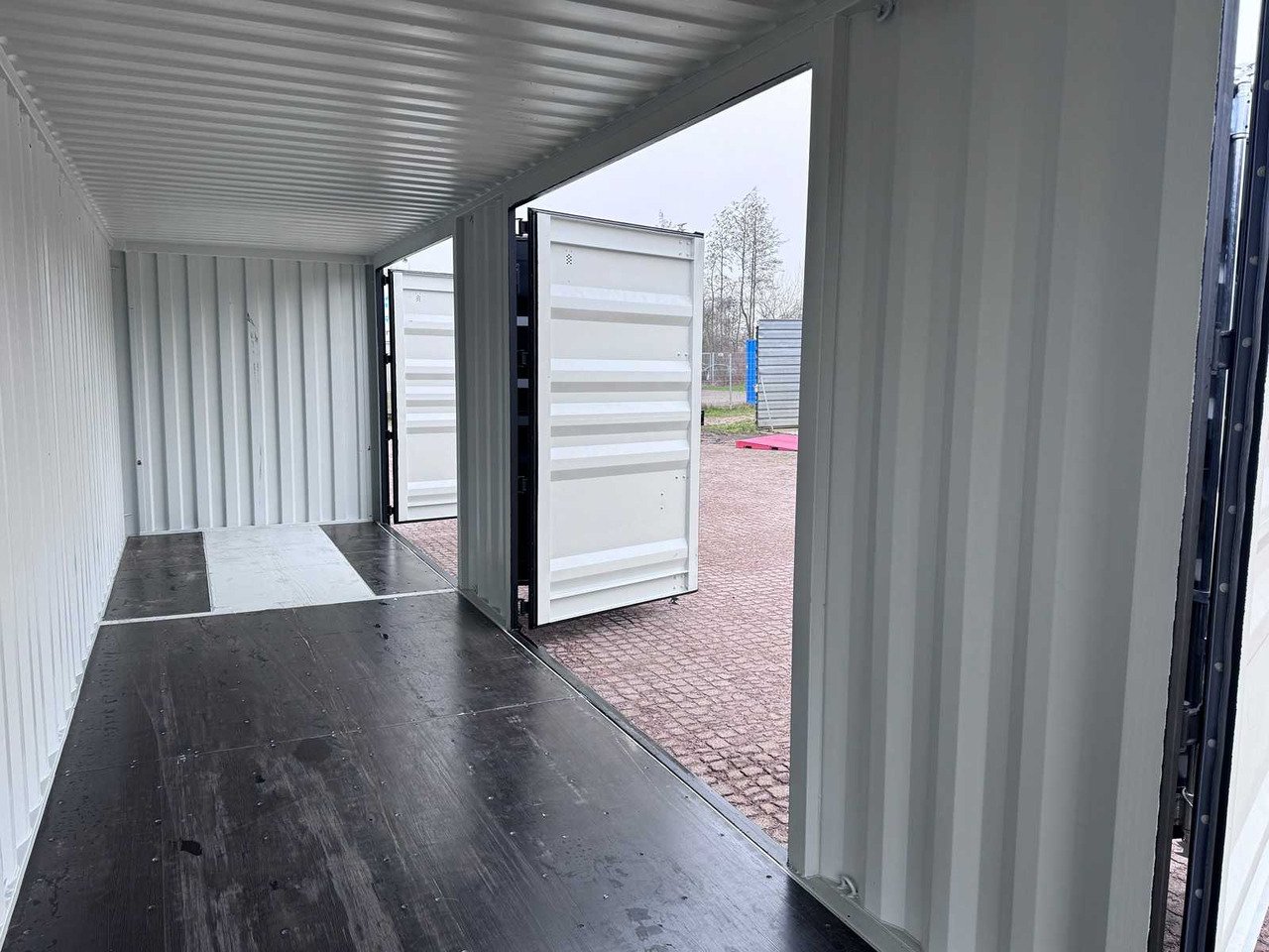 מכולת משלוח 40ft High Cube shipping container with 3 side doors: תמונה 18