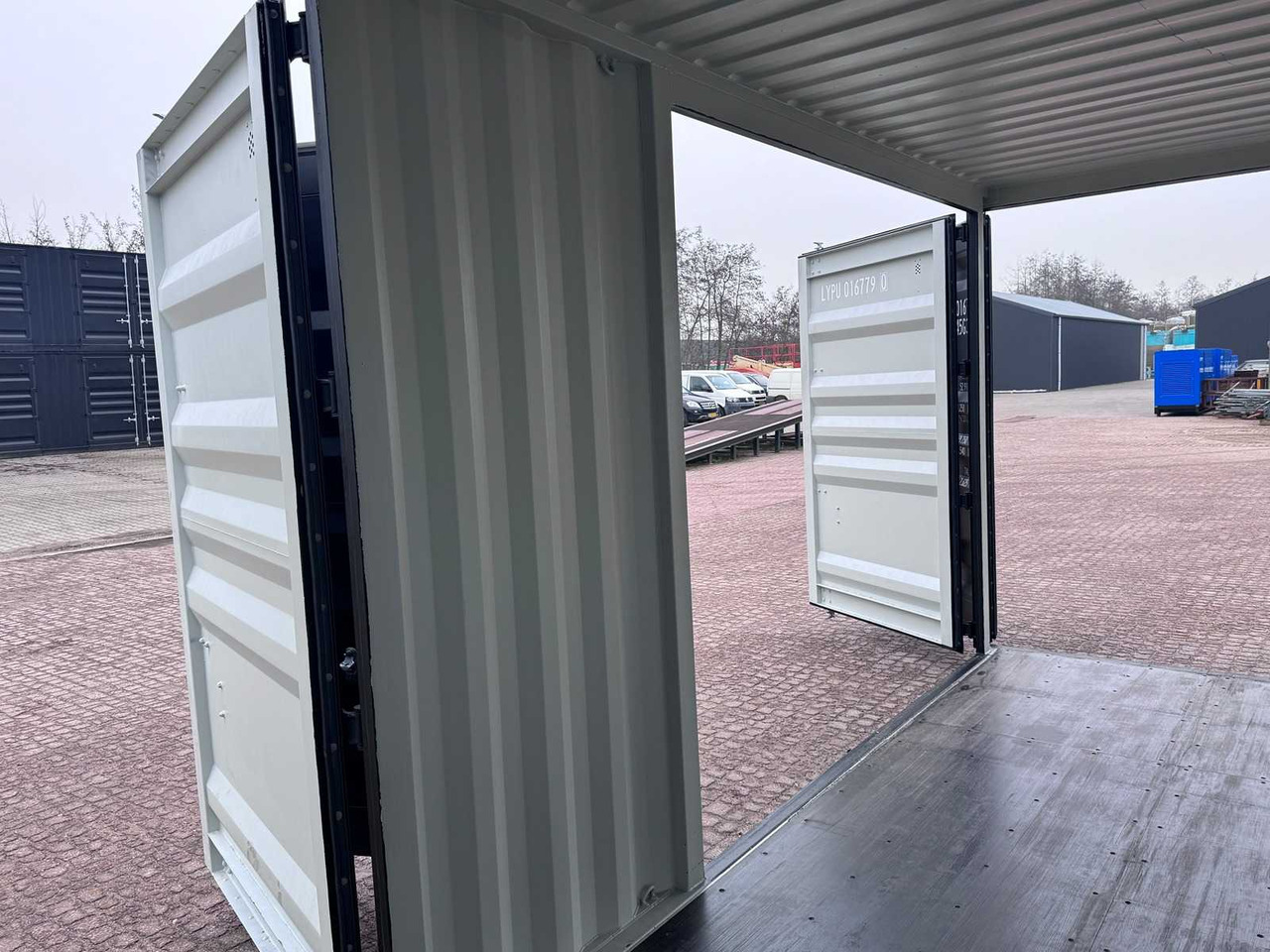 מכולת משלוח 40ft High Cube shipping container with 3 side doors: תמונה 17